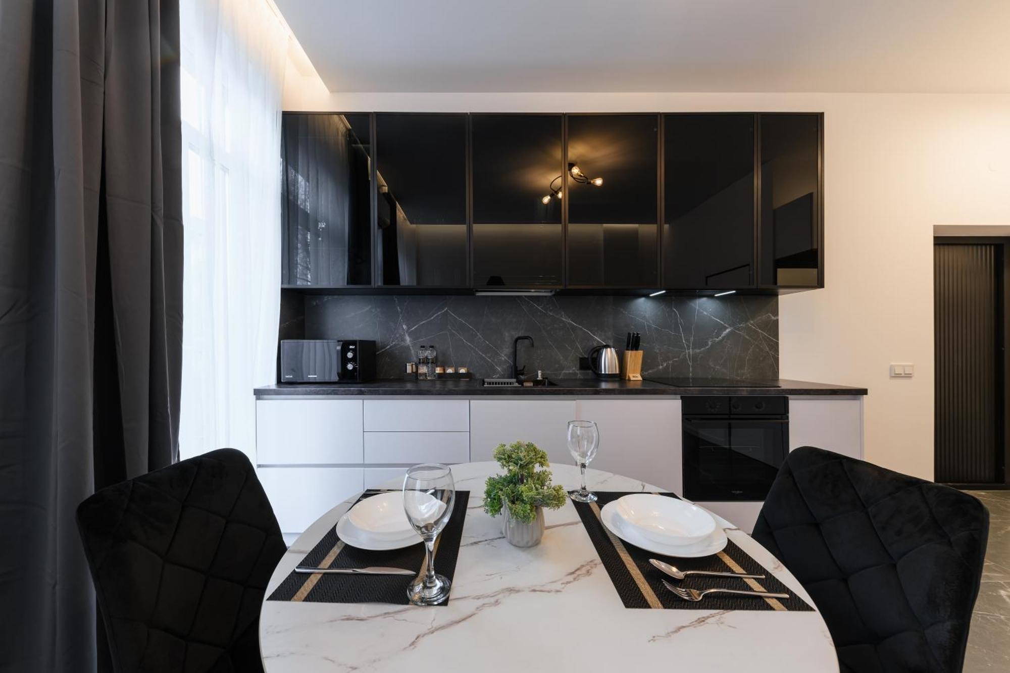 Luxury Apartments Laborca Oujhorod Extérieur photo