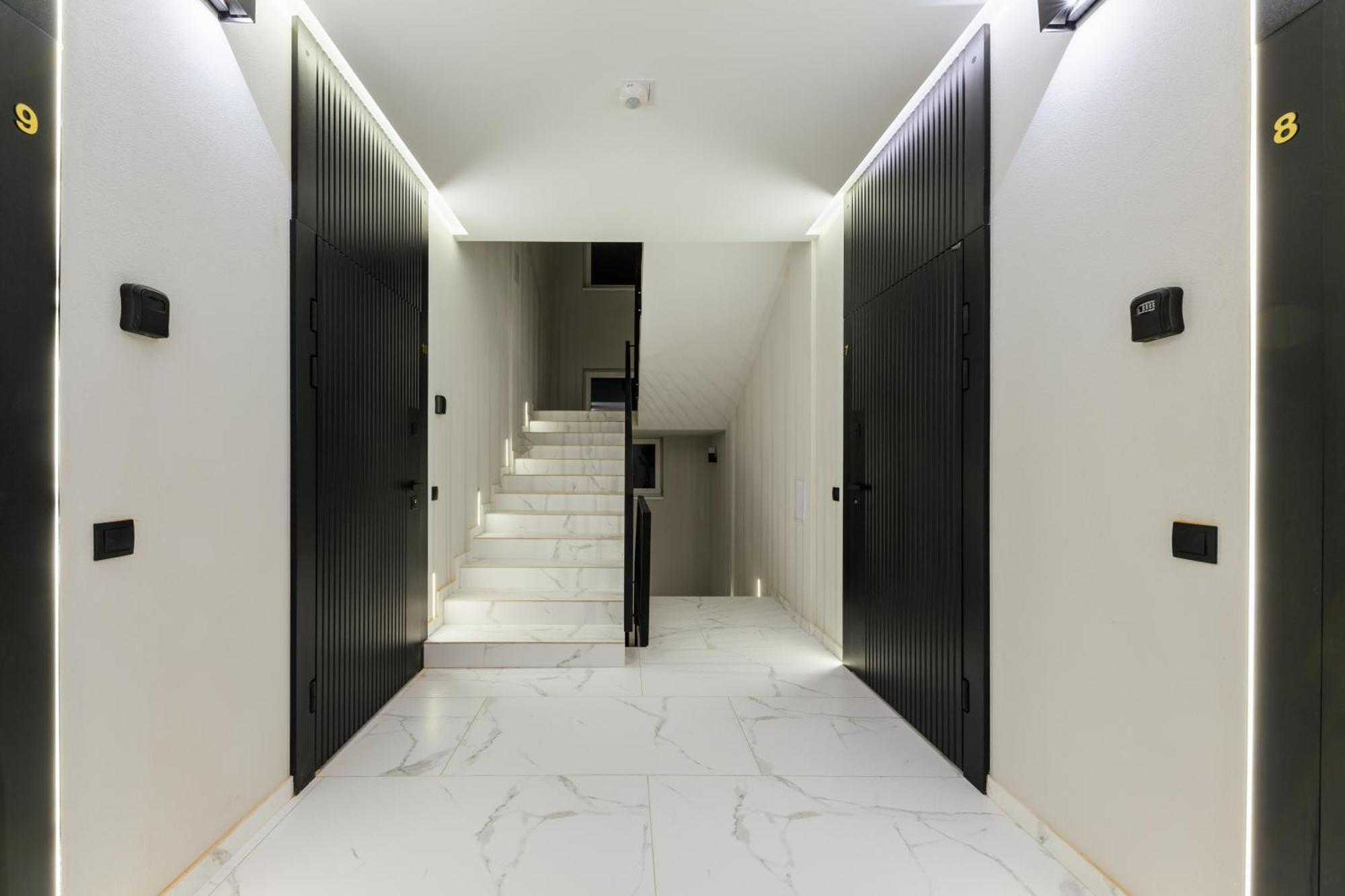 Luxury Apartments Laborca Oujhorod Extérieur photo