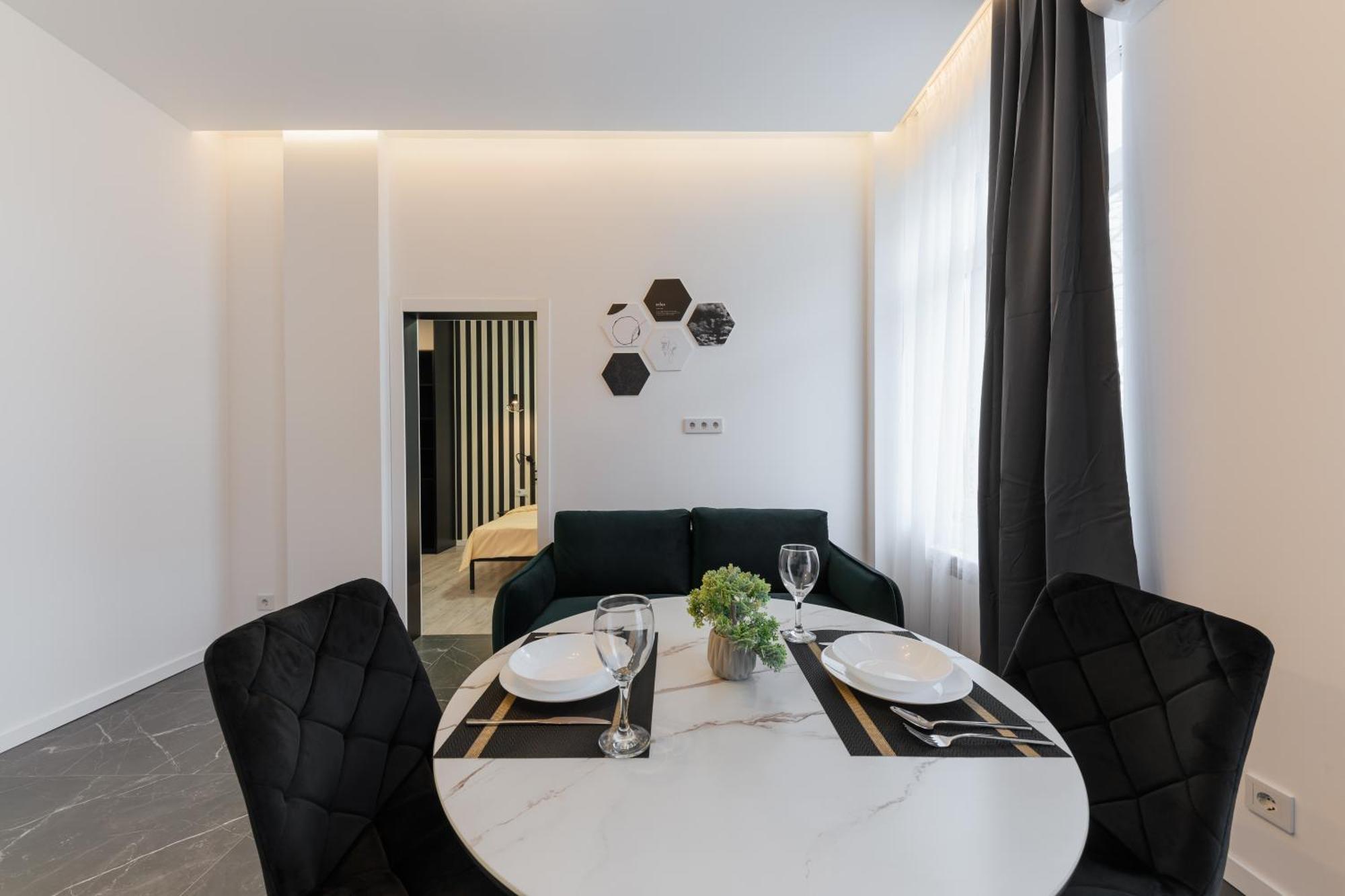 Luxury Apartments Laborca Oujhorod Extérieur photo
