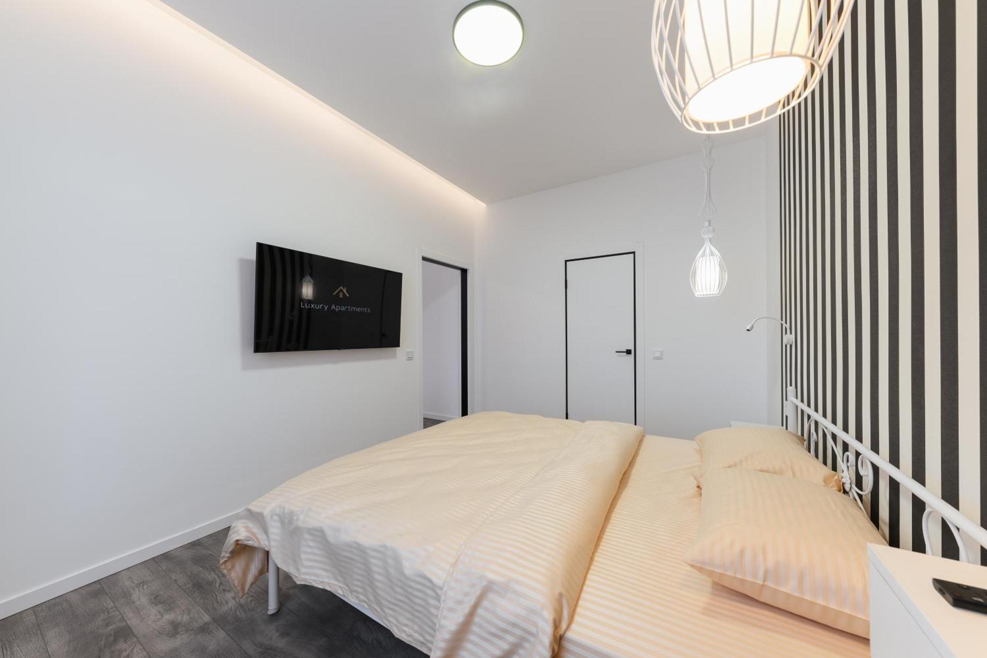 Luxury Apartments Laborca Oujhorod Extérieur photo