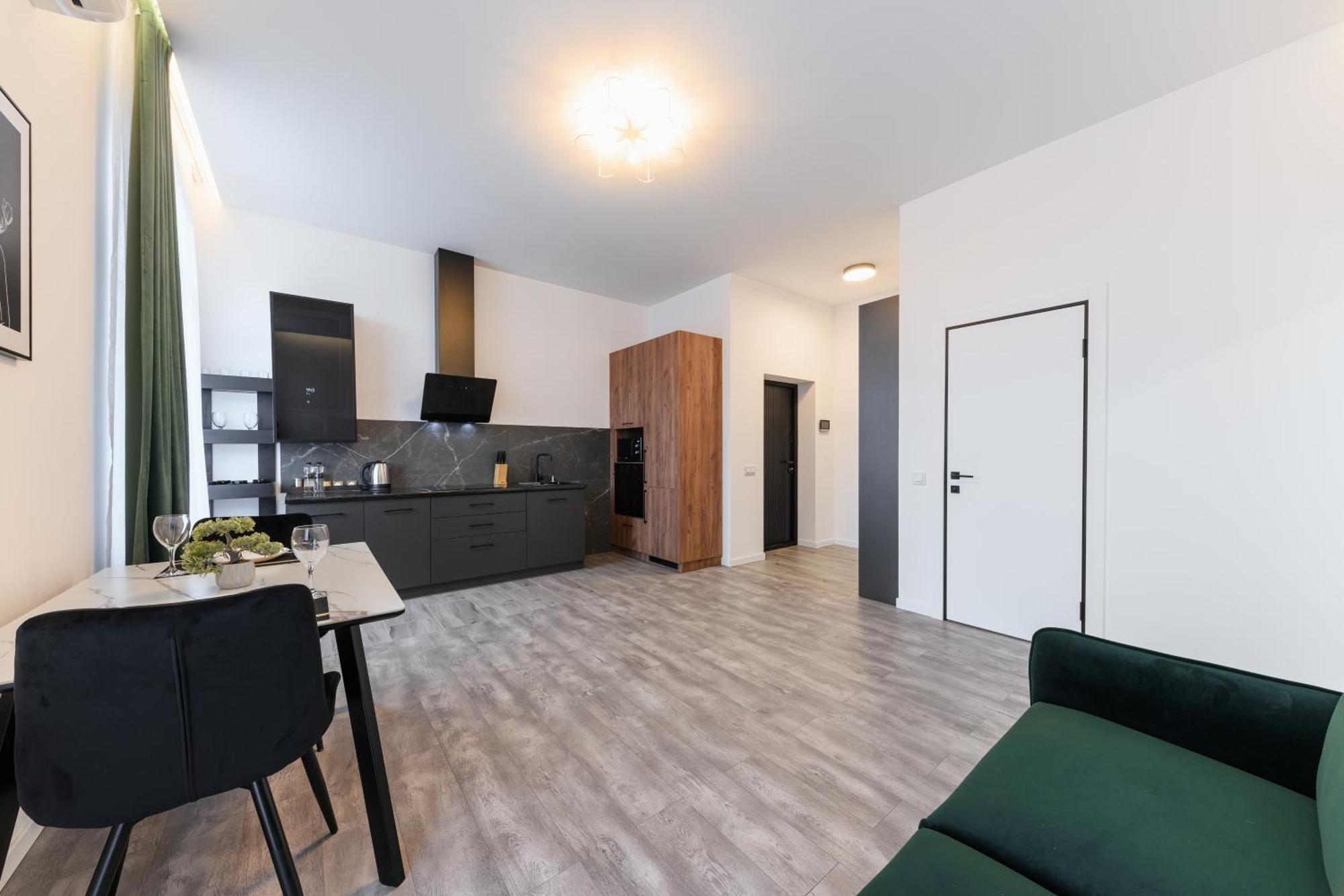 Luxury Apartments Laborca Oujhorod Extérieur photo