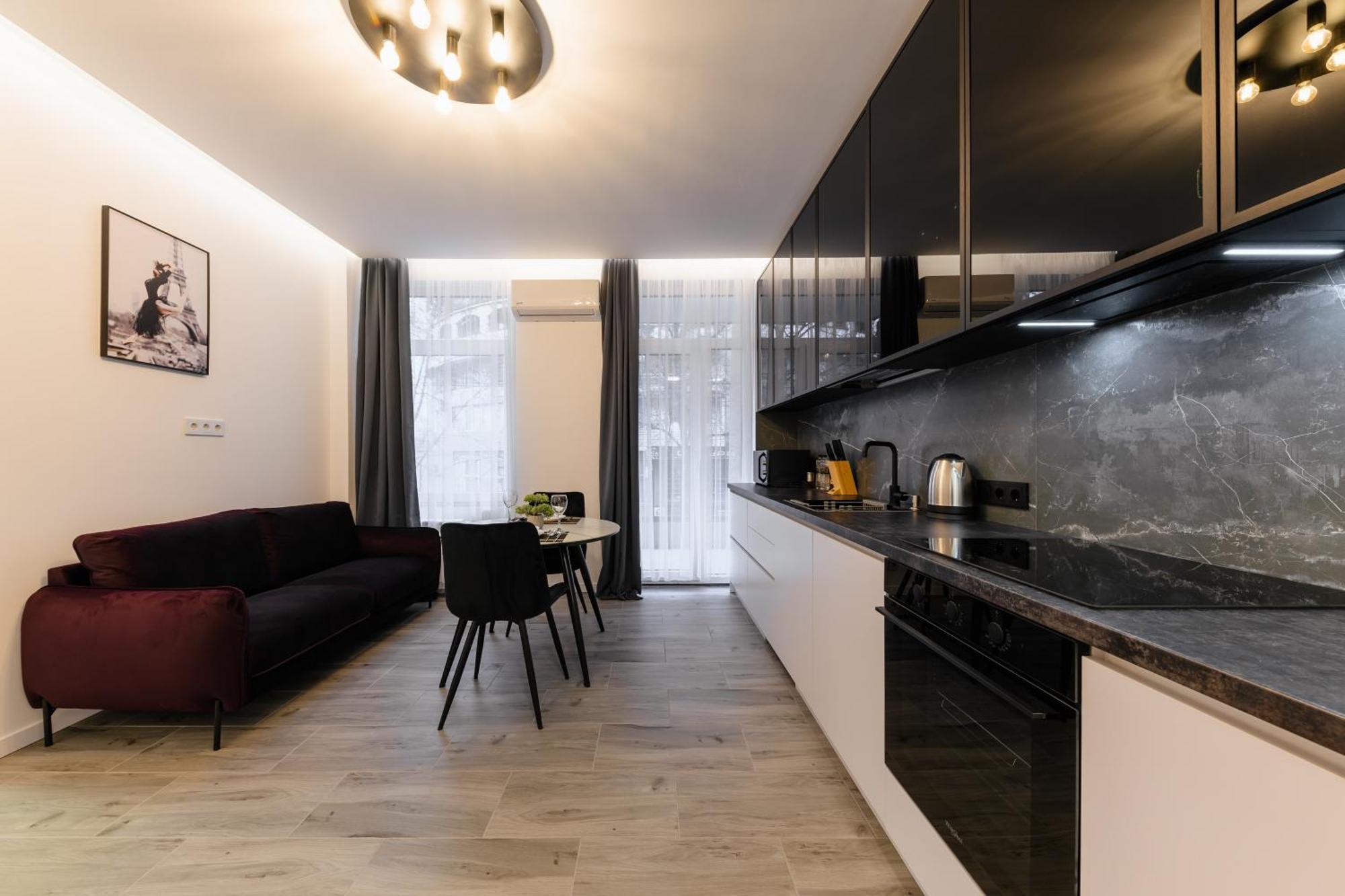 Luxury Apartments Laborca Oujhorod Extérieur photo