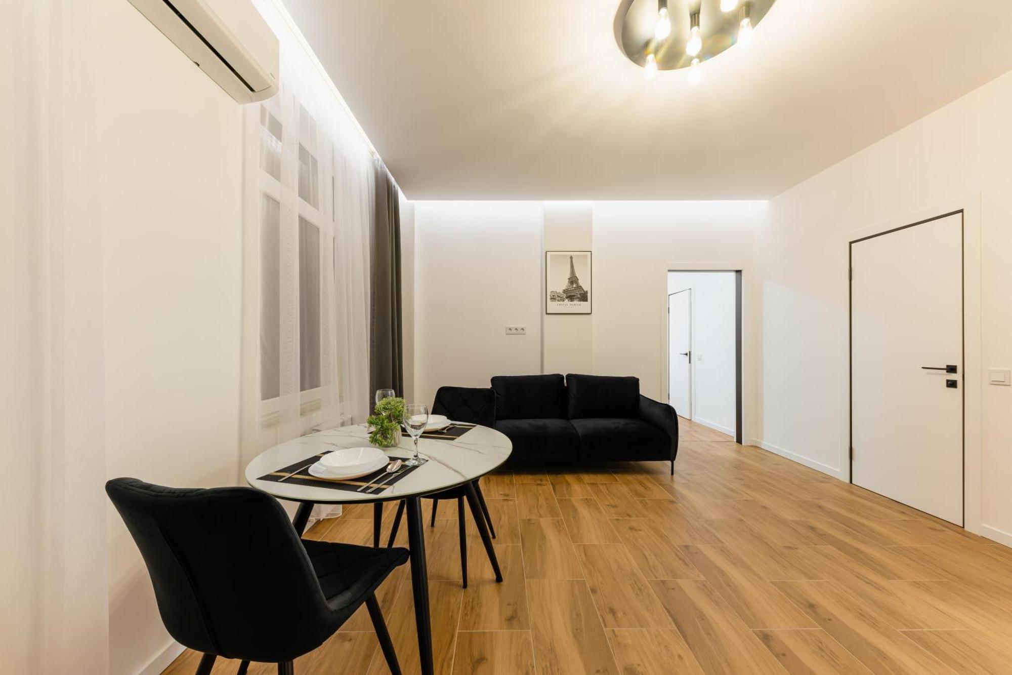 Luxury Apartments Laborca Oujhorod Extérieur photo