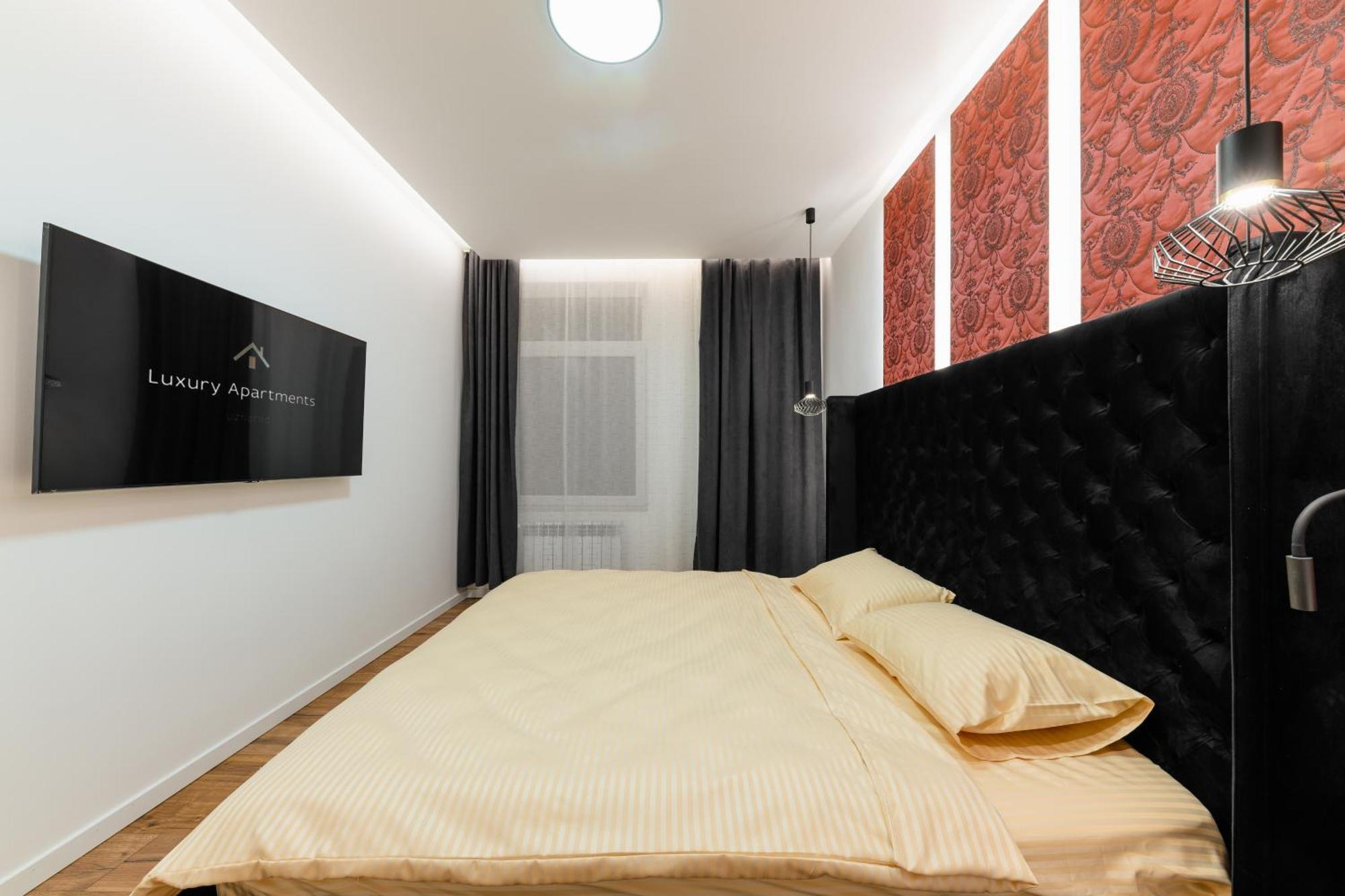 Luxury Apartments Laborca Oujhorod Extérieur photo