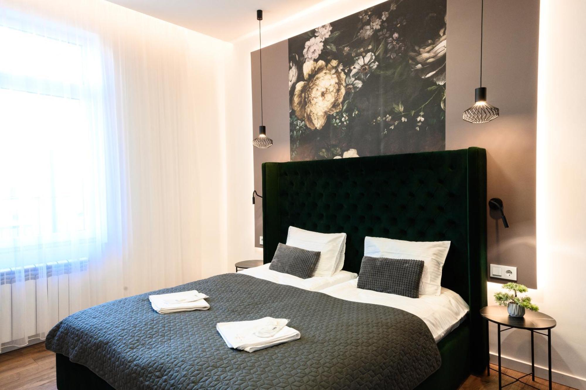 Luxury Apartments Laborca Oujhorod Extérieur photo